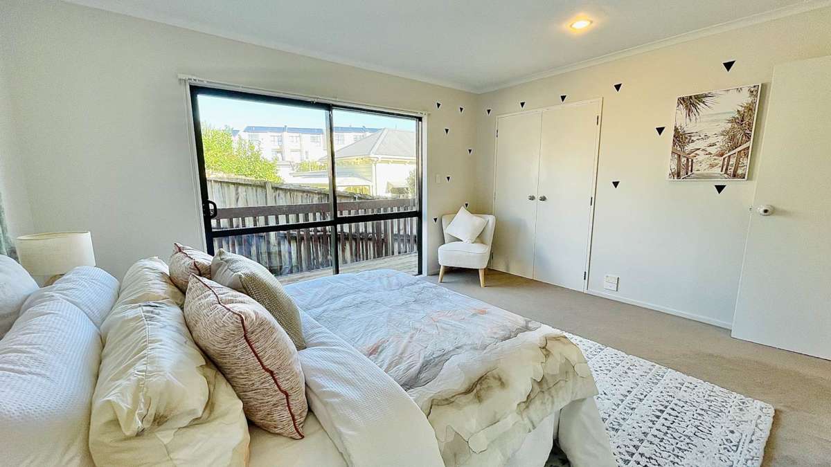 1266 New North Road_4