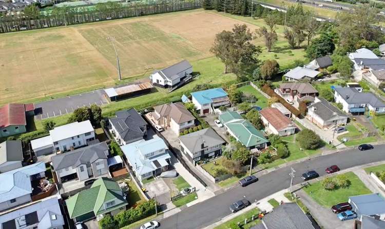 6 Lyttelton Avenue Forrest Hill_13