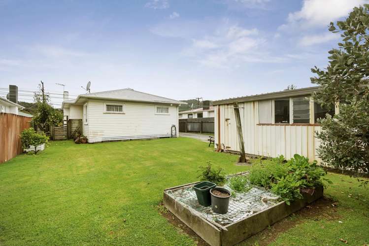 15 Konini Street Wainuiomata_11