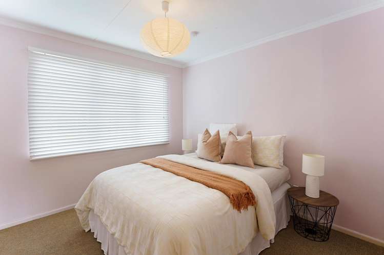 8 The Avenue Otaki Beach_8