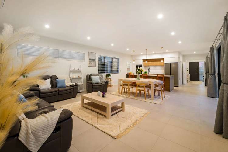 5 Karo Road Beachlands_27
