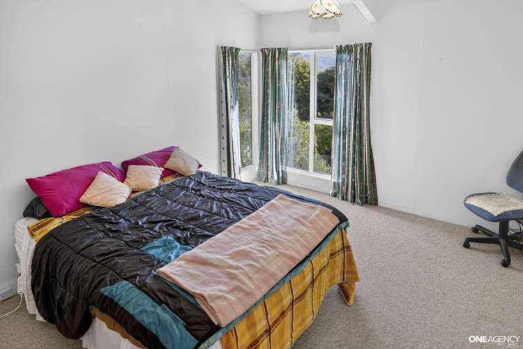 129 Gloaming Hill Titahi Bay_11