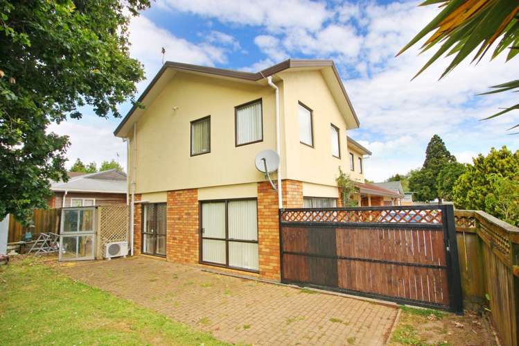 17 Dennis Avenue Hillpark_2