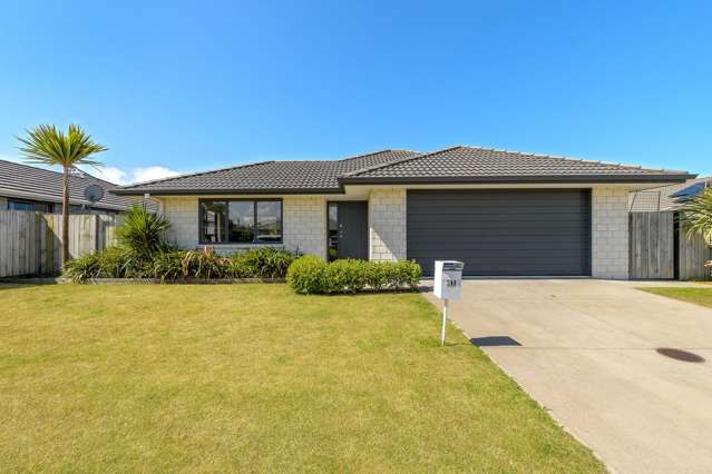 Sunny, Spacious & Low Maintenance