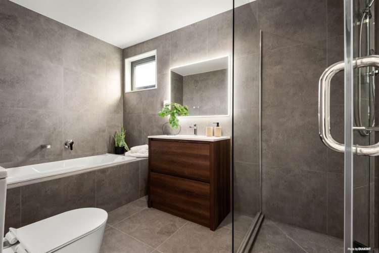 54 Garden View Rise Remuera_13