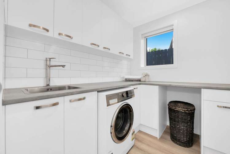 77 Karaka Road Beachlands_21