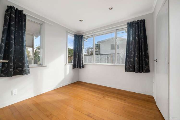 49b Lancaster Road Beach Haven_14