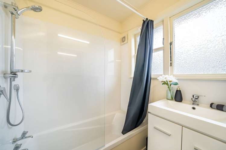 10 James Grove Stokes Valley_13