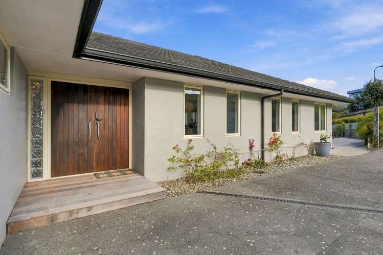 33 Lax Crescent Leigh_5