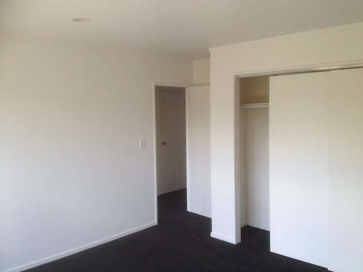 2/3 Erewhon Place Birkdale_12