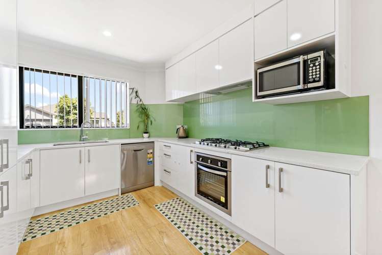 11 Castlepoint Avenue Takanini_2