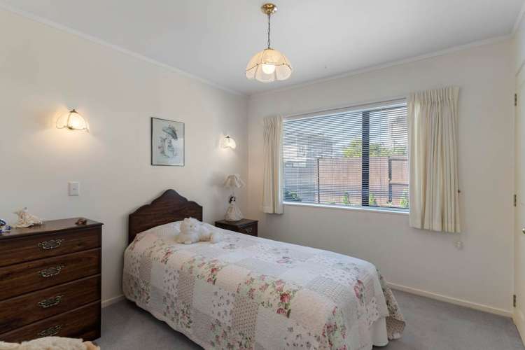 2/65 Sturges Road Henderson_17