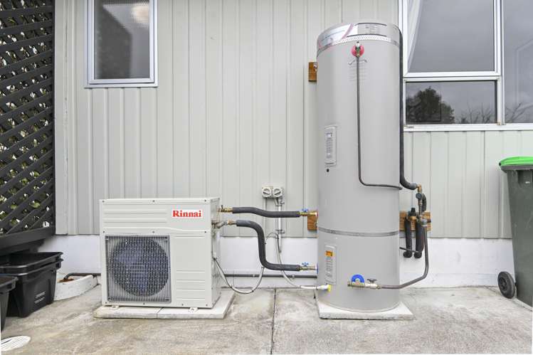 35 Walton Way Flaxmere_16