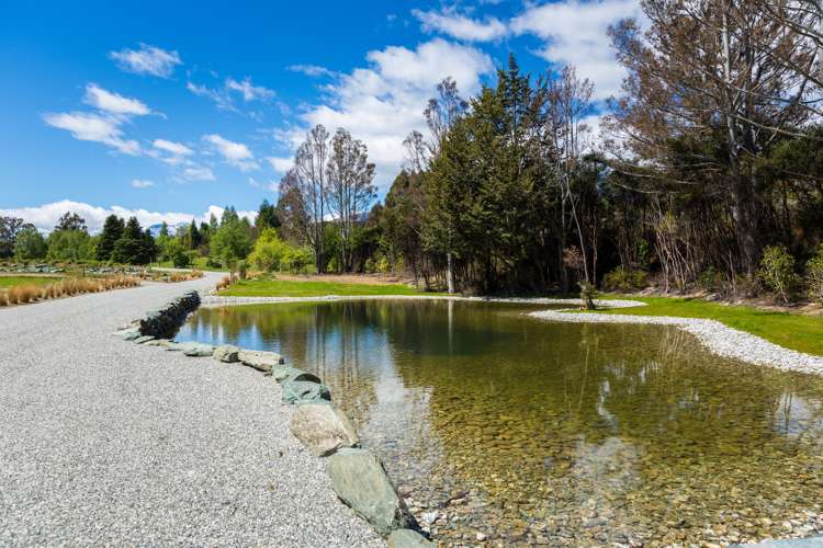 17 Peregrine Falcon Road Mount Creighton_12