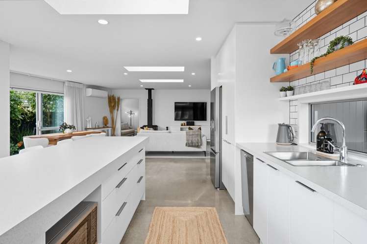 6 Kahuparere Crescent Pyes Pa_6