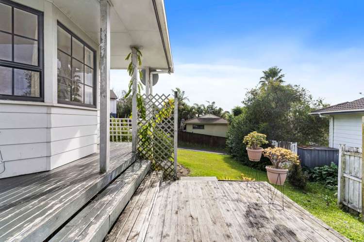 15 Landsdale Place Massey_5