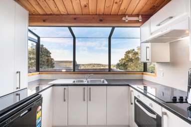 2/597 East Coast Road_4