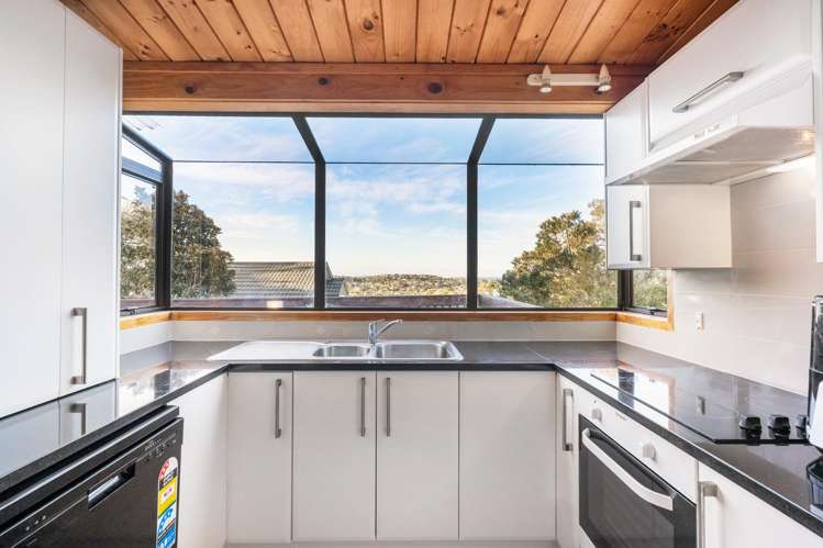 2/597 East Coast Road Browns Bay_4