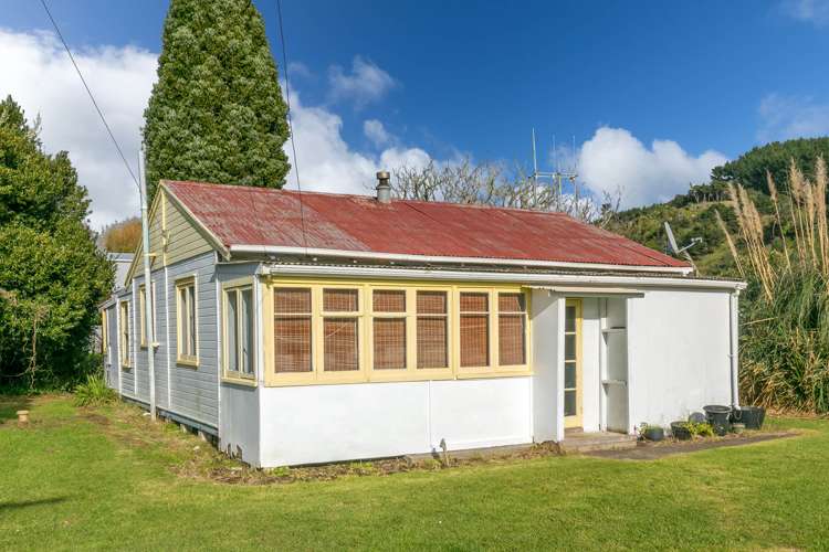 1215 Pouewe Street Kawhia_3