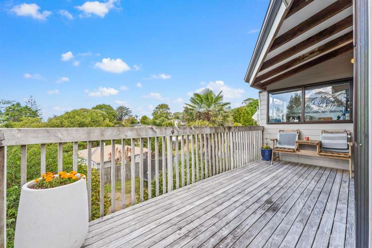 33 Gledstane Road Stanmore Bay_8