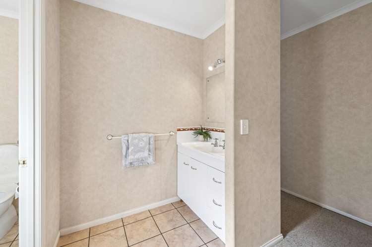 22 Cobbe Place Pomare_17