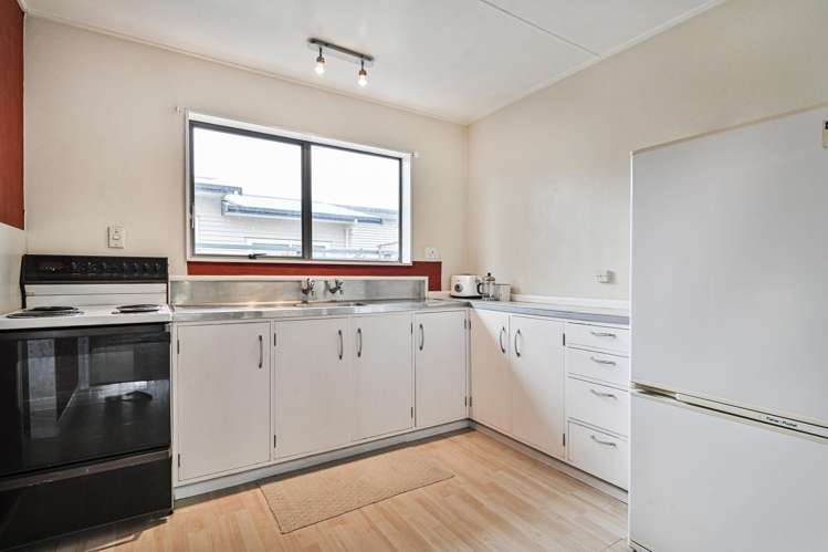 2/704 Charles Street Raureka_3