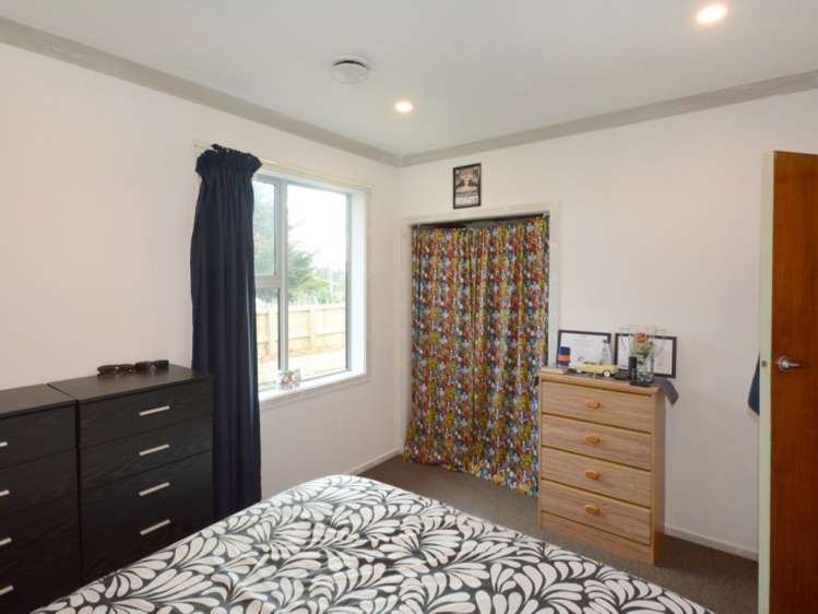 8 Weir Street Green Island_17