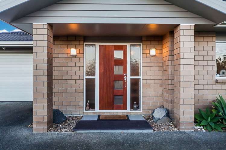 1 Riverglade Parkway Te Atatu South_8