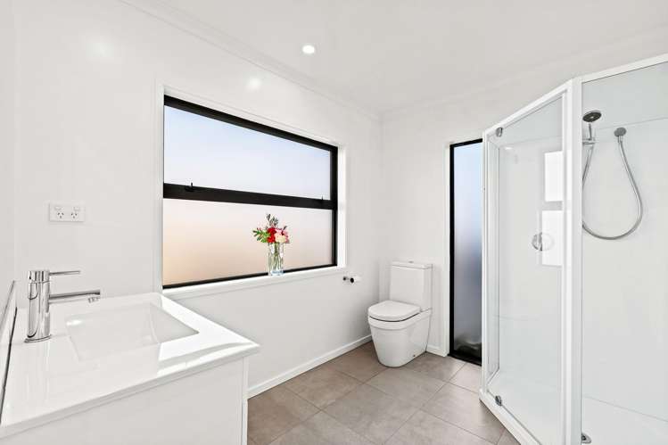 2 Colin Laloli Place Wigram_17