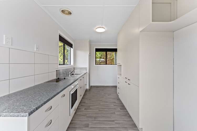 5 King Crescent Porirua East_11