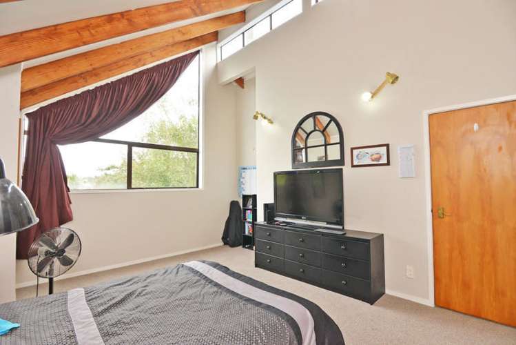 2/46a Captain Scott Road Glen Eden_12