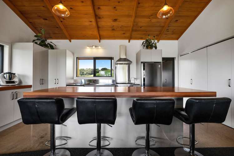 165 Sealy Road Omata_8