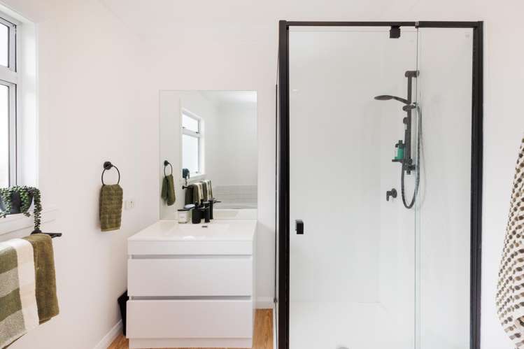 9 Milton Street Roslyn_14