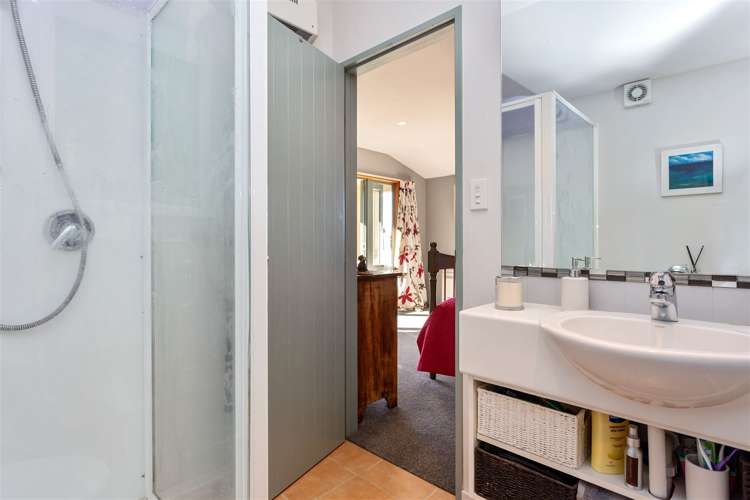 8 Main Road Governors Bay_10