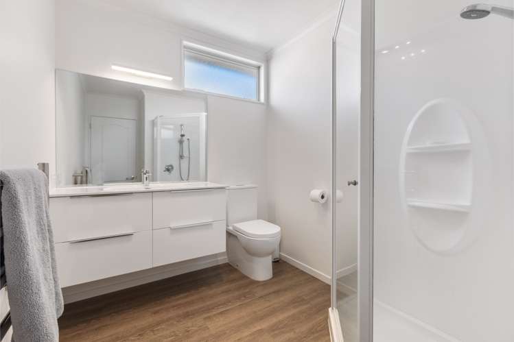 27 Saint Annes Crescent Wattle Downs_12