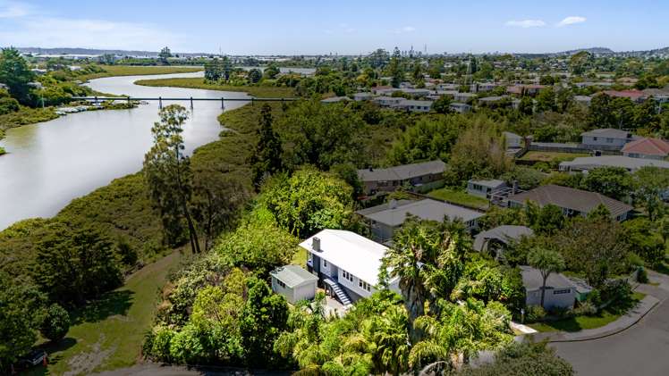 6 Aronui Terrace Kelston_16