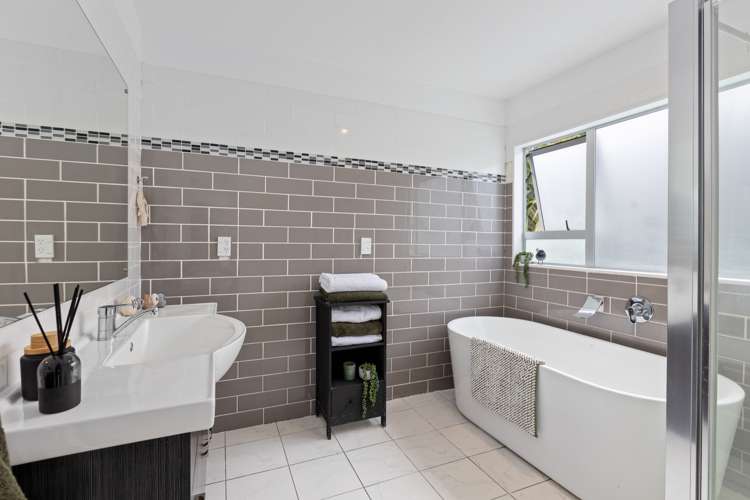 121 Tauranga Place Orewa_16