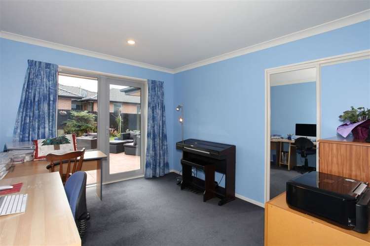 5 Tatahi Street Parklands_9