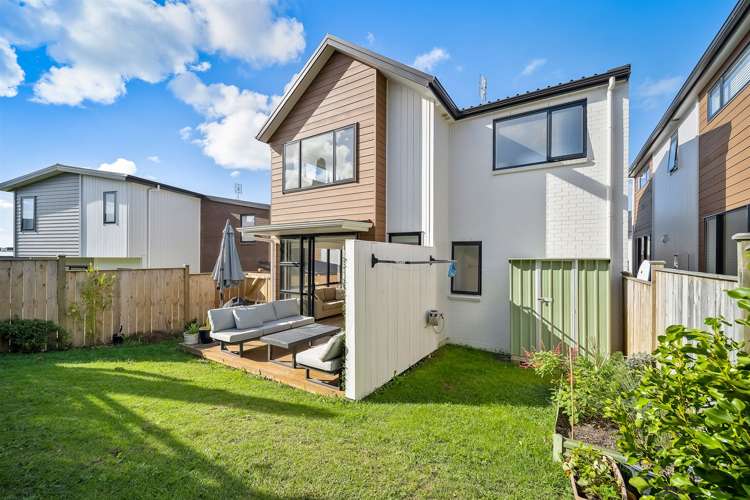 16 Seafarer Crescent Stanmore Bay_13