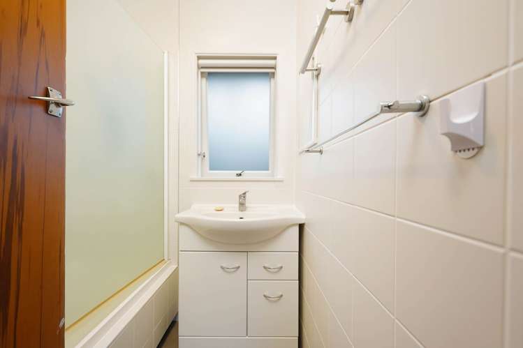 82 & 82A Sunnybrae Road Hillcrest_32