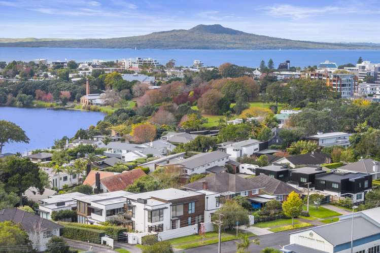 37 Lake Pupuke Drive Takapuna_30