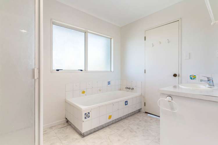 2/12 Astoria Place Northpark_17