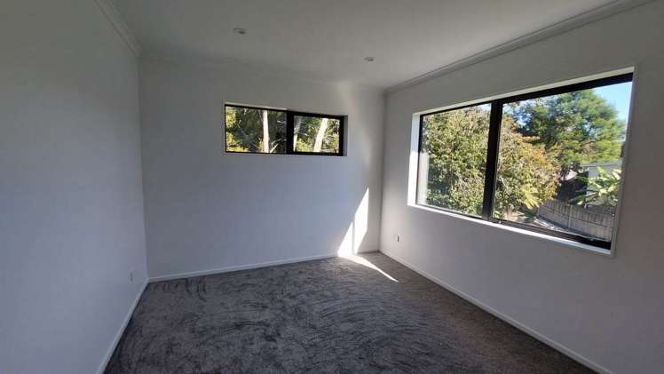 130a Solar Road Glen Eden_5