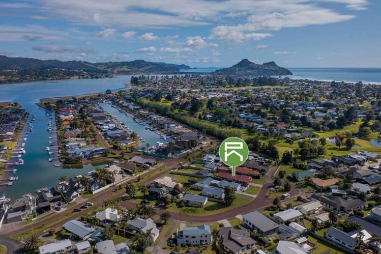 109 The Yardarm Pauanui_3