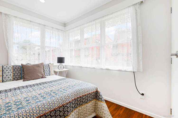 54 Olsen Avenue Hillsborough_6