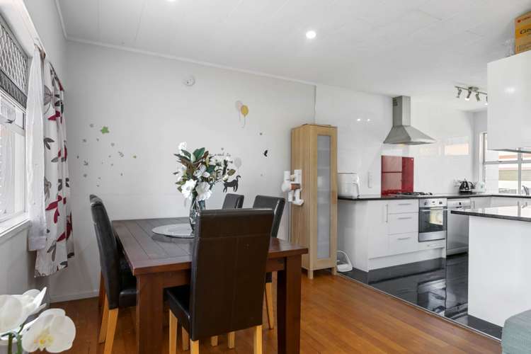 2/2 Chevis Place Pakuranga_9