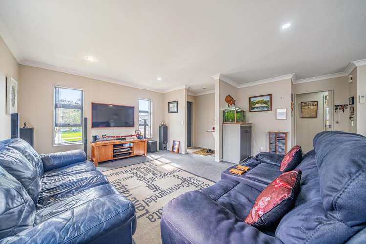 5 Poppy Watts Grove Stokes Valley_2