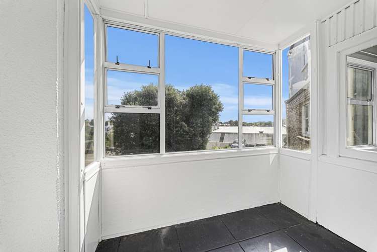 2/184 Powderham Street New Plymouth_11