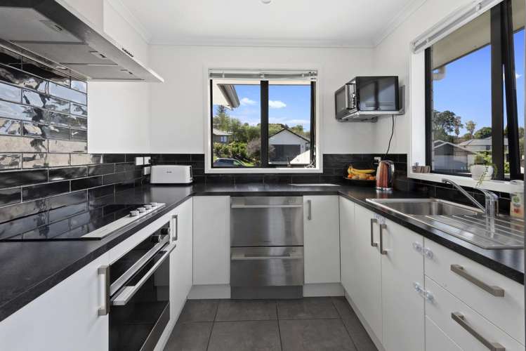 76 Pebble Beach Boulevard Te Kamo_2