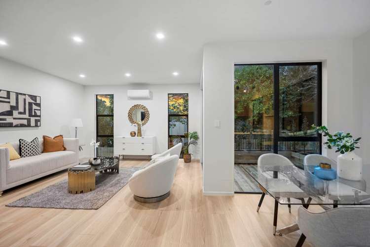 296a East Coast Road Forrest Hill_24